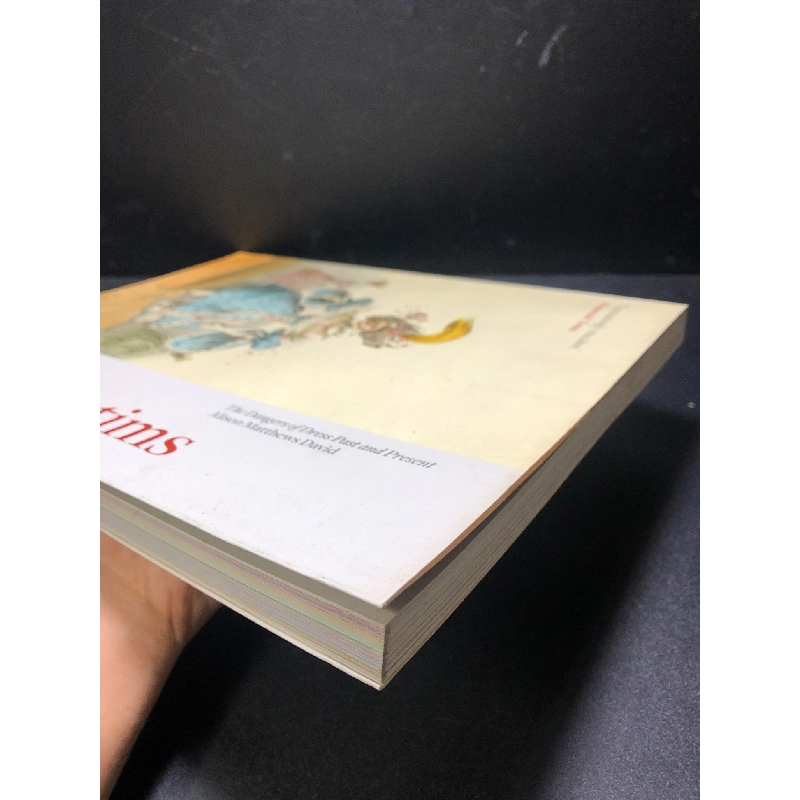 Fashion victims mới 80% bẩn bìa nhẹ HCM1611 912640