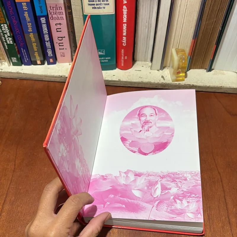 II Lịch Sử: Theo Dòng Thời Cuộc - Thiếu Tướng Trần Minh Hùng - 2013 782346