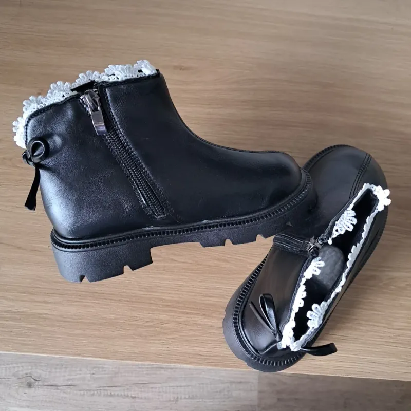 GIÀY BOOT DA MÀU ĐEN CHO BÉ GÁI SIZE 28 16CM MỚI 100% 1043891
