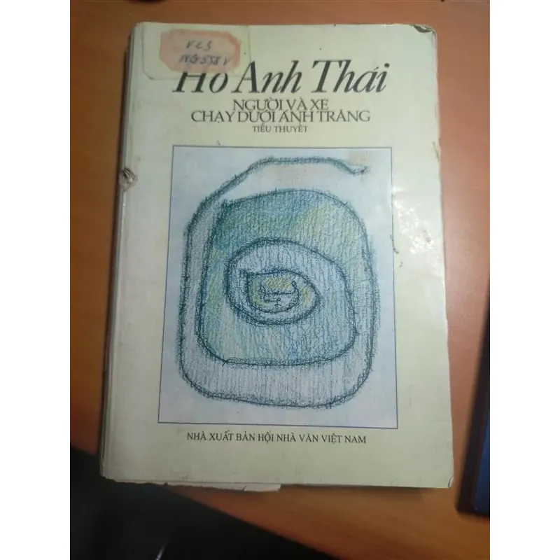 Hồ Anh Thái: Người và xe chạy dưới Ánh trăng 784714