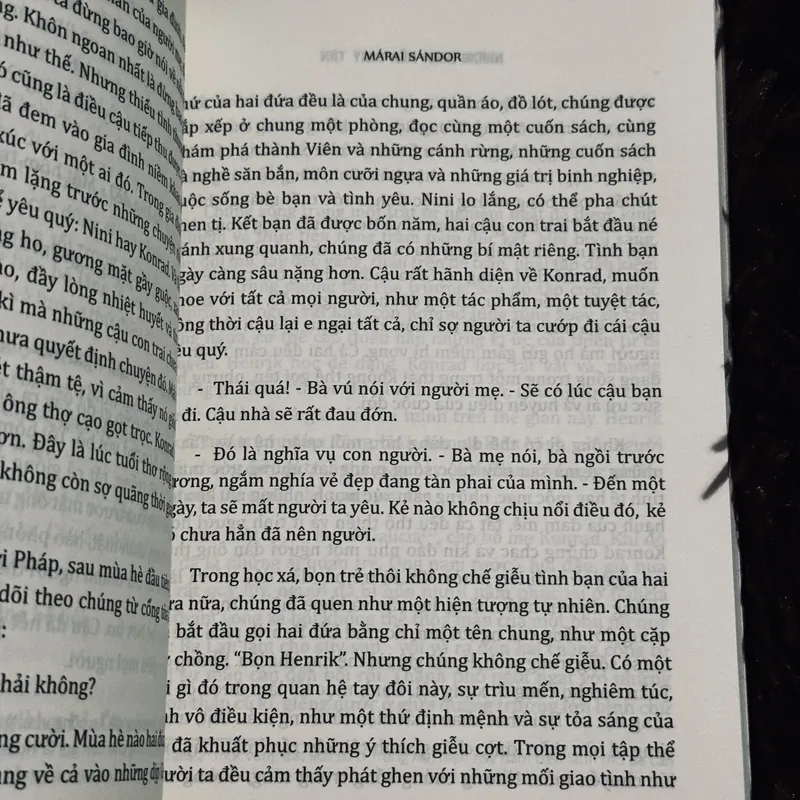 Những ngọn nến cháy tàn 740053