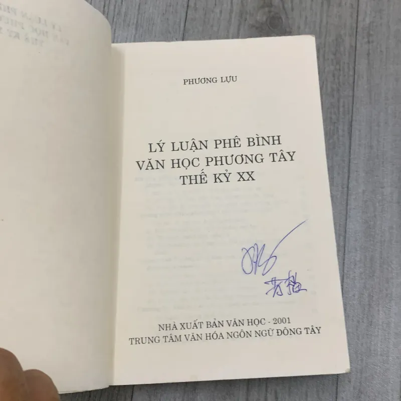 Lý luận phê bình văn học phương tây thế kỷ xx - phương lựu. 2b3 1009533