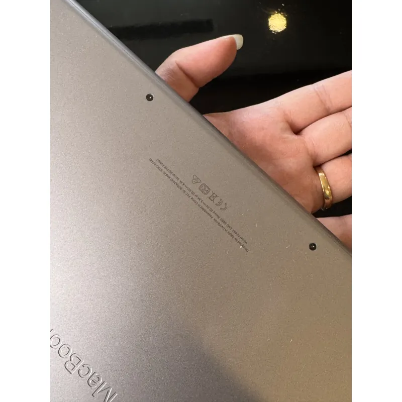 MacBook Pro 14 inch M1 Pro  1042839