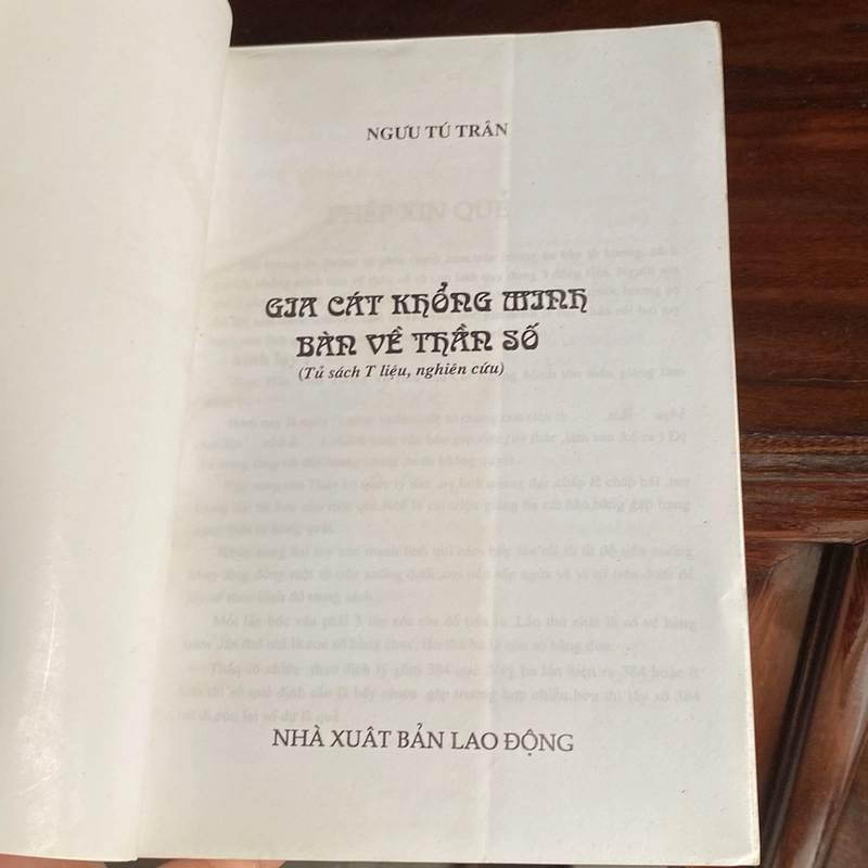 GIA CÁT KHỔNG MINH BÀN VỀ THẦN SỐ (XB 2010) 502628