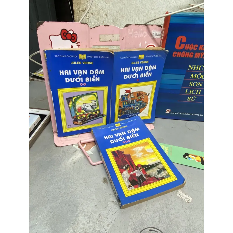Hai vạn dặm dưới đáy biển ( tủ sách vàng) 593703