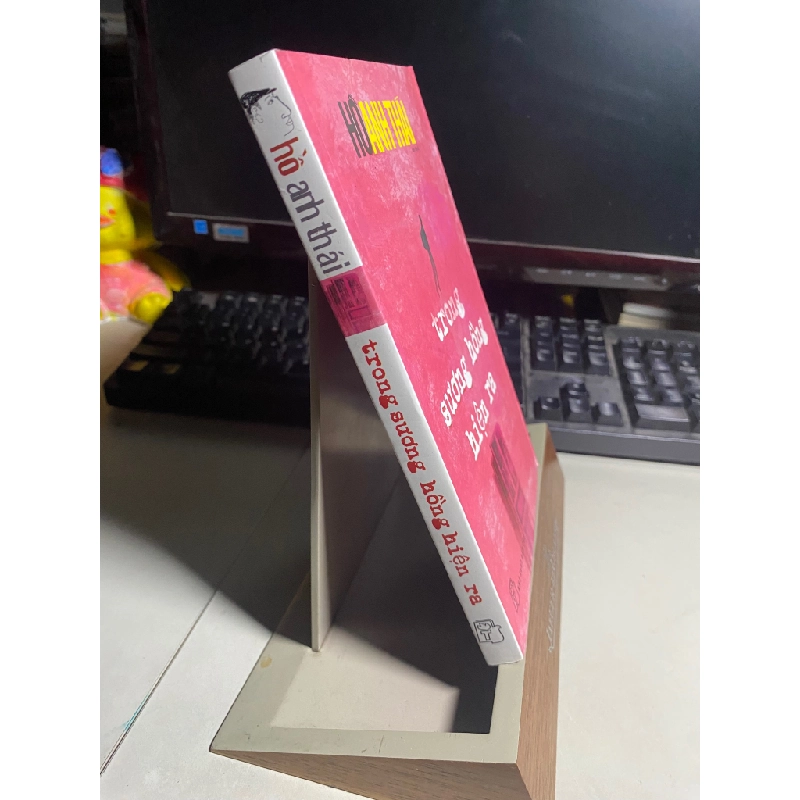 Trong sương hồng hiện ra - Hồ Anh Thái 438603