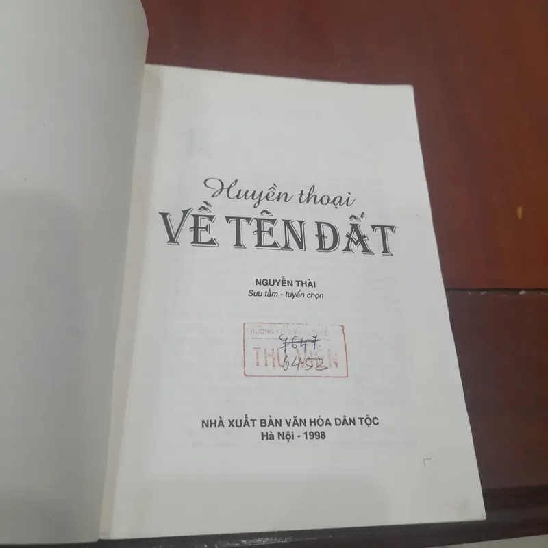 HUYỀN THOẠI VỀ TÊN ĐẤT 576255