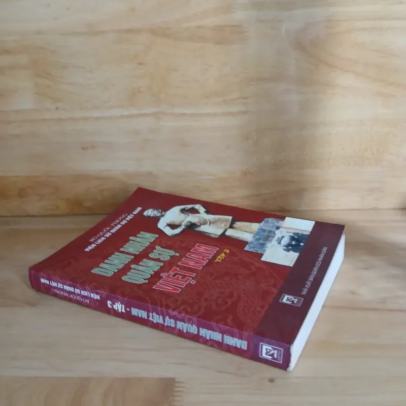 Danh Nhân Quân Sự Việt Nam (Tập 3) 760517