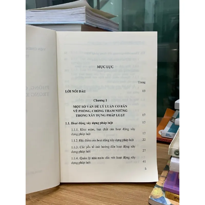 Phòng chống tham nhũng trong xây dựng pháp luật ở Việt Nam -TS Nguyễn Quốc Văn 716676