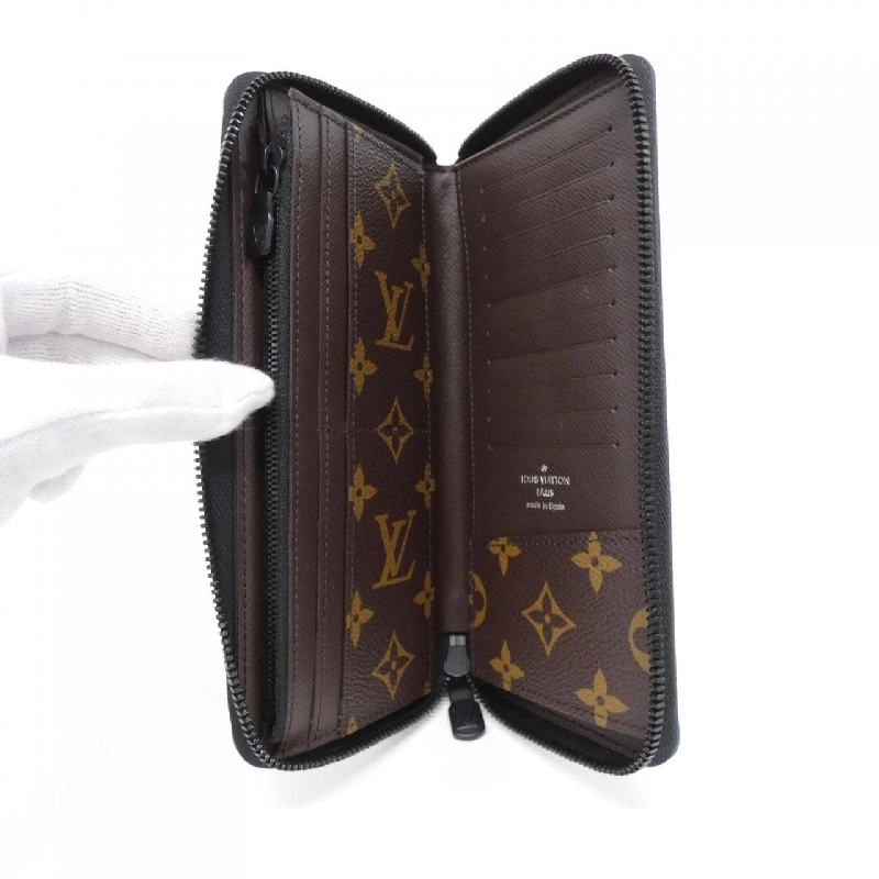 Ví Zippy Monogram Louis Vuitton M82799 620809
