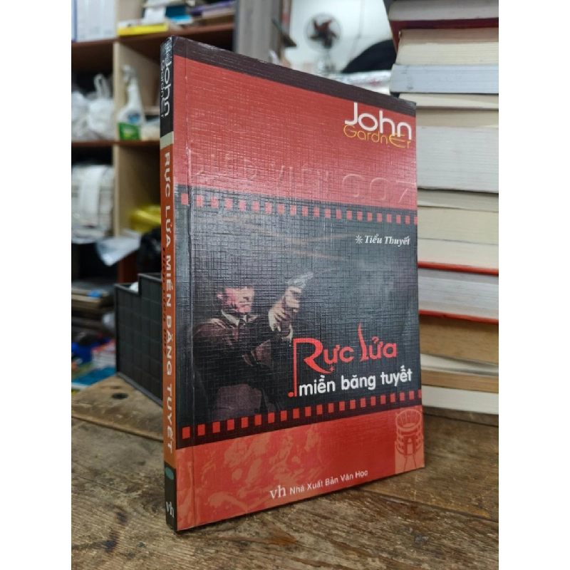 Điệp viên 007 rực lửa miền băng tuyết - John Gardner 1013238