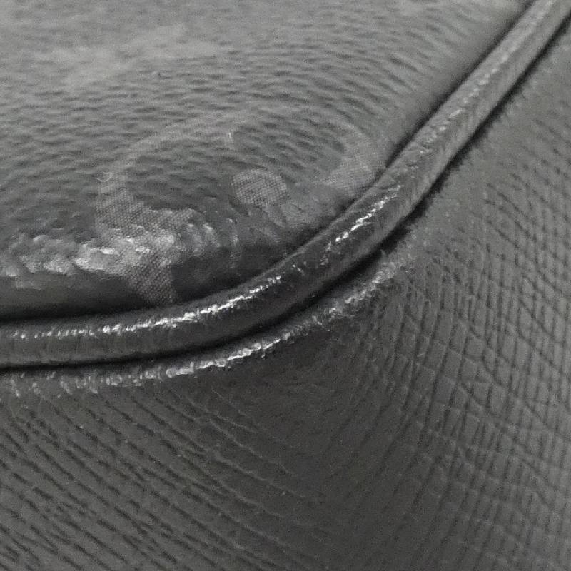 Túi đeo chéo Louis Vuitton Taiga Lama Outdoor Messenger PM M30233 - Hàng hiệu Chính hãng 767703