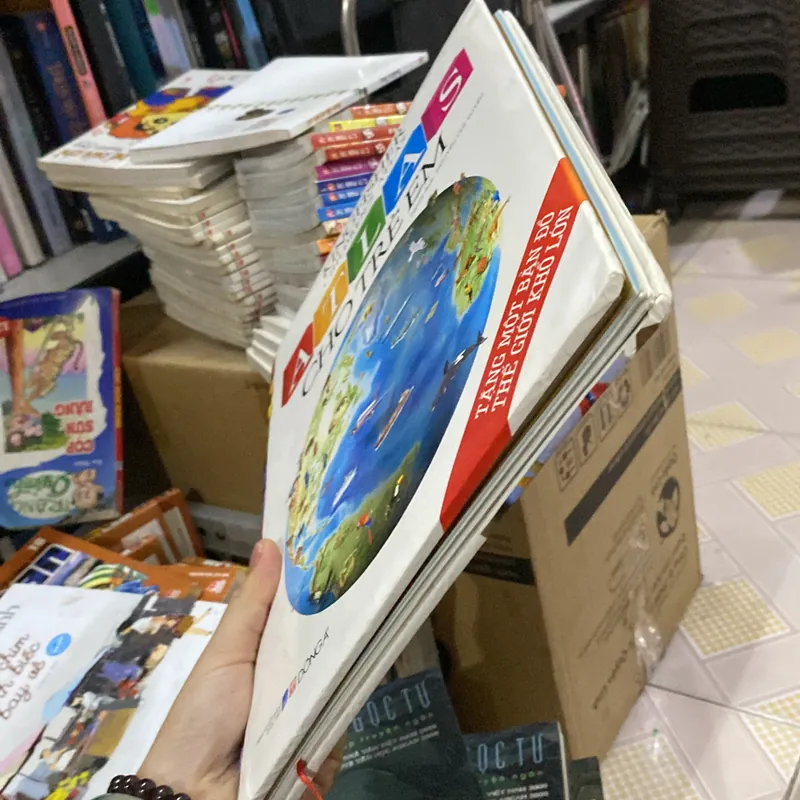 ATLAS cho trẻ em bìa cứng tặng 1 bản đồ thế giới khổ lớn  723351