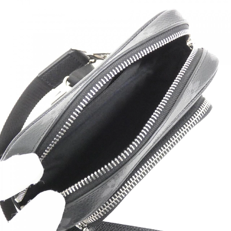 Túi đeo chéo Louis Vuitton Taiga Lama Outdoor M30755 613642