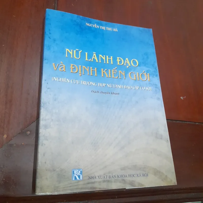 NỮ LÃNH ĐẠO và ĐỊNH KIẾN GIỚI 605422