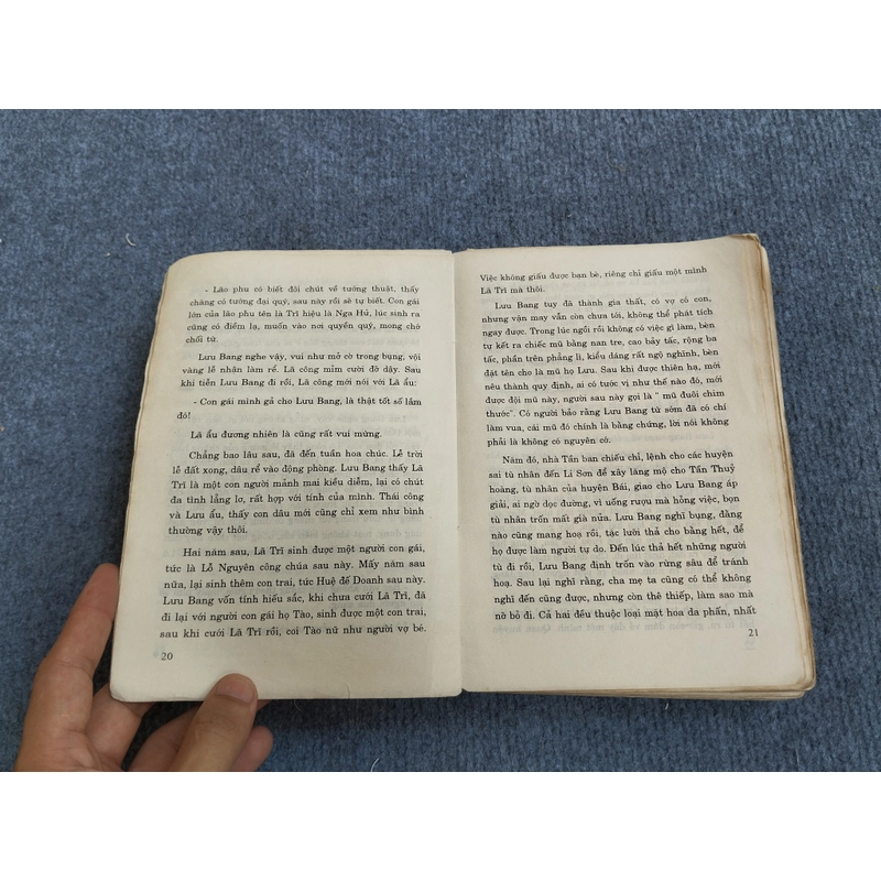 HÁN CUNG HAI MƯƠI TÁM TRIỀU 469862