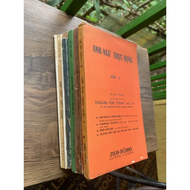 Bộ sách Anh ngữ thực dụng, 5 cuốn 1-5, Lê Bá Kông 701583