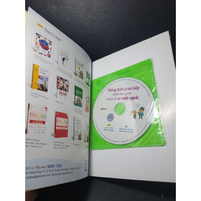 Tiếng anh giao tiếp dành cho người chuẩn bị ra nước ngoài mới 90% bẩn nhẹ Josephine Lin HCM2205 HỌC NGOẠI NGỮ 919922