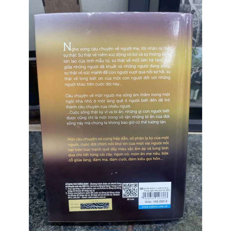 Trong ngôi nhà của mẹ Nguyễn Quang Thiều bìa cứng, chữ ký tác giả 763329