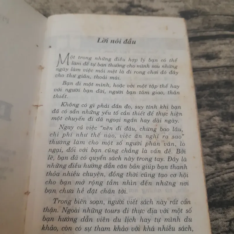 Cẩm nang DU LỊCH & ĐI TOUR. Tác giả Phạm Côn Sơn. Bản in 2002 732670
