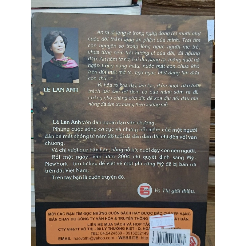 Ở đất kẻ thù - Lê Lan Anh 934505