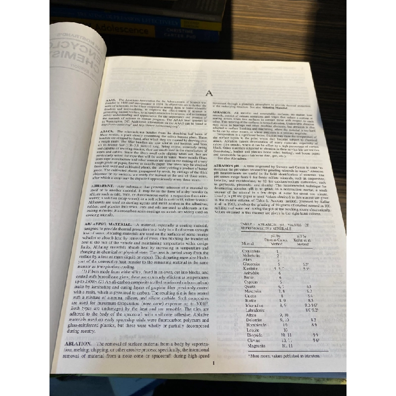 Van Nostrand 's Encyclopedia  of Chemistry - Glenn D. Considine 448908