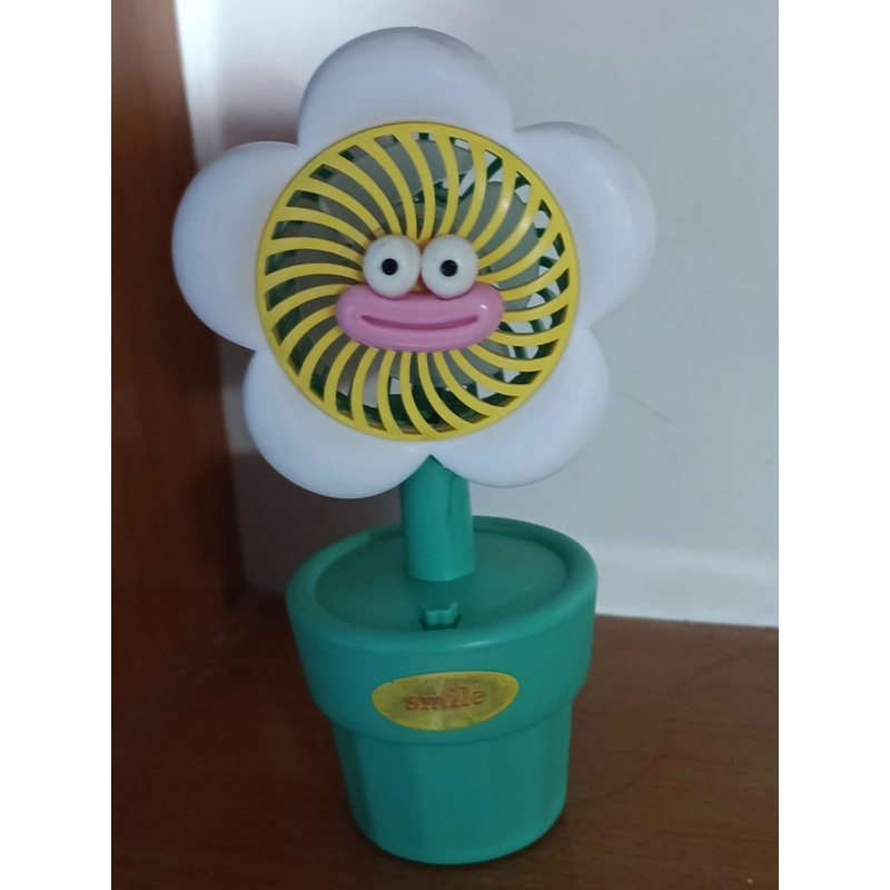 Quạt mini cầm tay hình bông hoa 496034