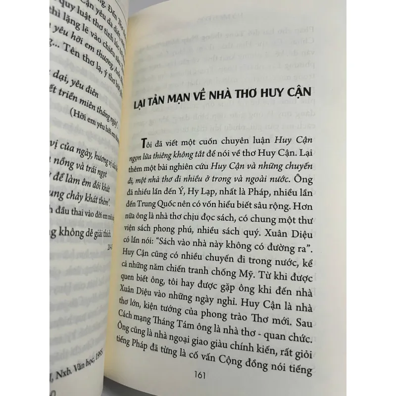 Cảm nghĩ về văn chương và thời cuộc - Hà Minh Đức 998741