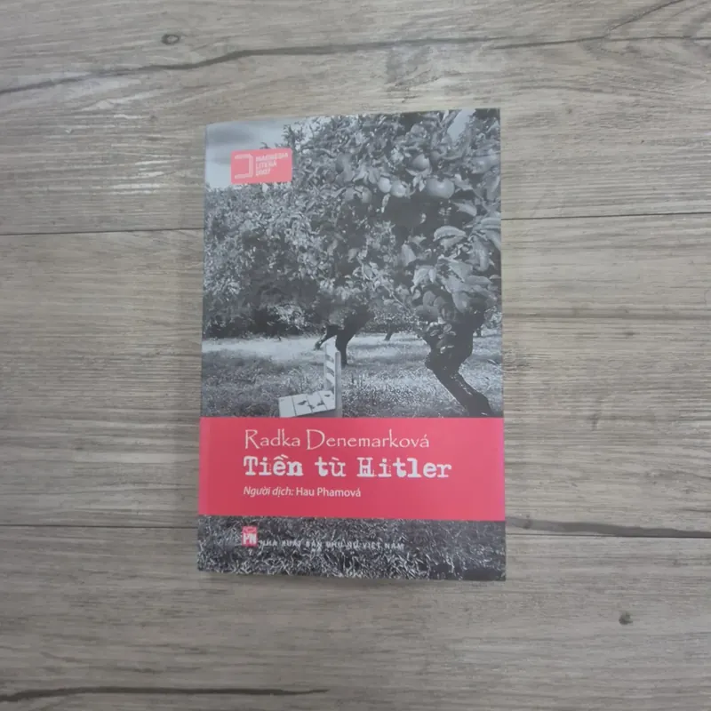 Sách "Tiền tứ Hitler" 709711