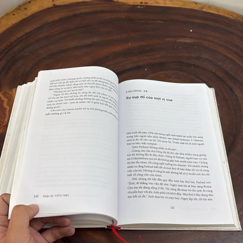 II Sách Hay: Lời Thú Tội Của Một Sát Thủ Kinh Tế - John Perkins - 2013 1010447