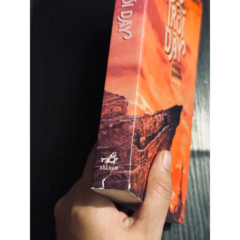 Đỏ trỗi dậy 472763