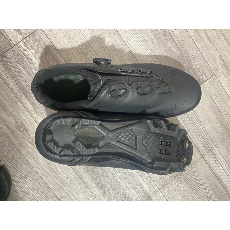 Giày đạp xe new size 40-42 500150
