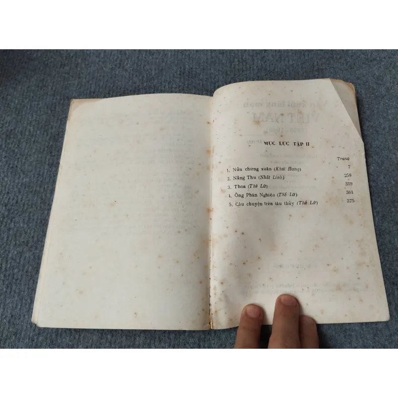 VĂN XUÔI LÃNG MẠN VIỆT NAM (1930 - 1945) TẬP HAI 729246