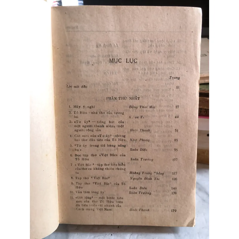 Tố Hữu - Nhà thơ cách mạng  1033987
