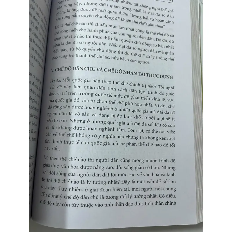 Lựa chọn cuộc sống: Đối thoại cho thế kỷ XXI - Arnold Toynbee và Daisaku Ikeda 1023746