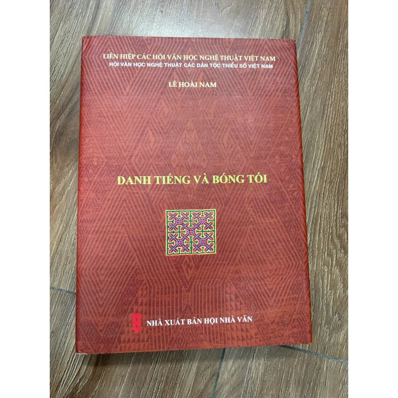 Danh tiếng và bóng tối – Lê Hoài Nam 761089