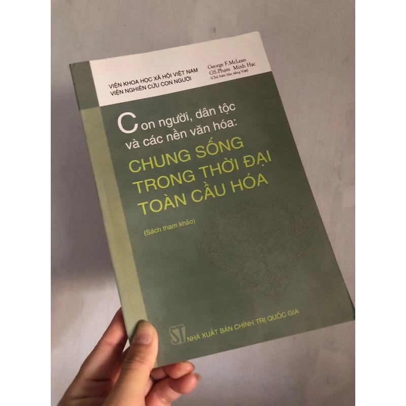 Con người, dân tộc và các nền văn hoá: Chung sống trong thời đại toàn cầu hoá (Nhân học) 332138