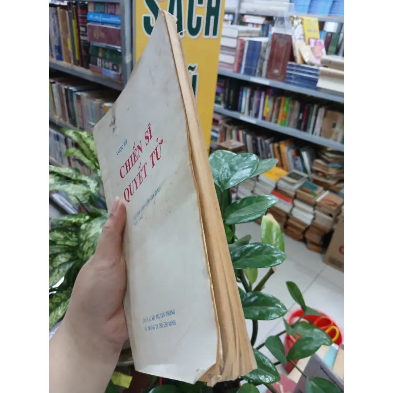 LƯỢC SỬ CHIẾN SĨ QUYẾT TỬ SÀI GÒN CHỢ LỚN GIA ĐỊNH 1945 - 1954 1039386