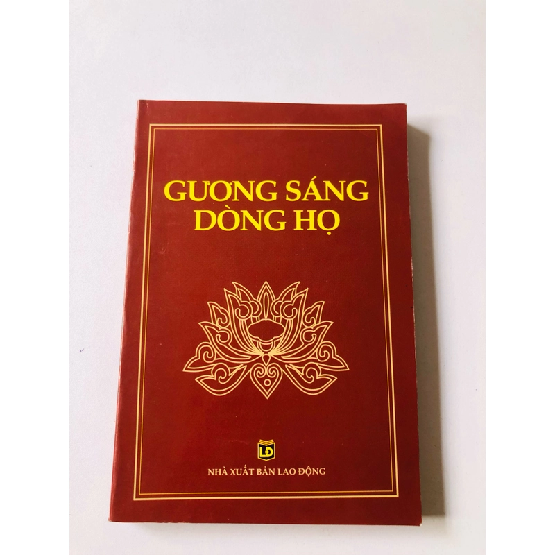 GƯƠNG SÁNG DÒNG HỌ - 297 trang, nxb: 2008 363316