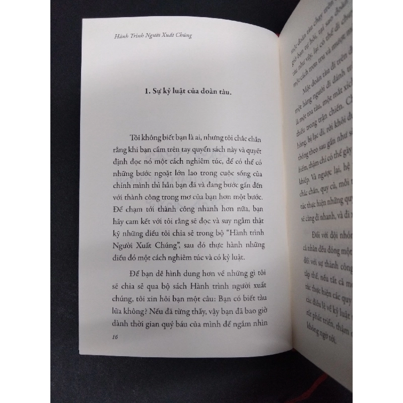 Bộ 2 tập Hành trình người xuất chúng (bìa cứng) mới 80% ố bẩn nhẹ 2019 HCM1008 Lê Chí Khanh KỸ NĂNG 916502