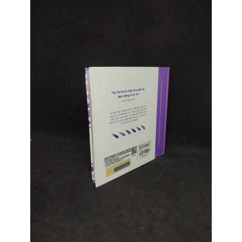 Sự tha thứ mới 90% bìa cứng HCM1104 911203