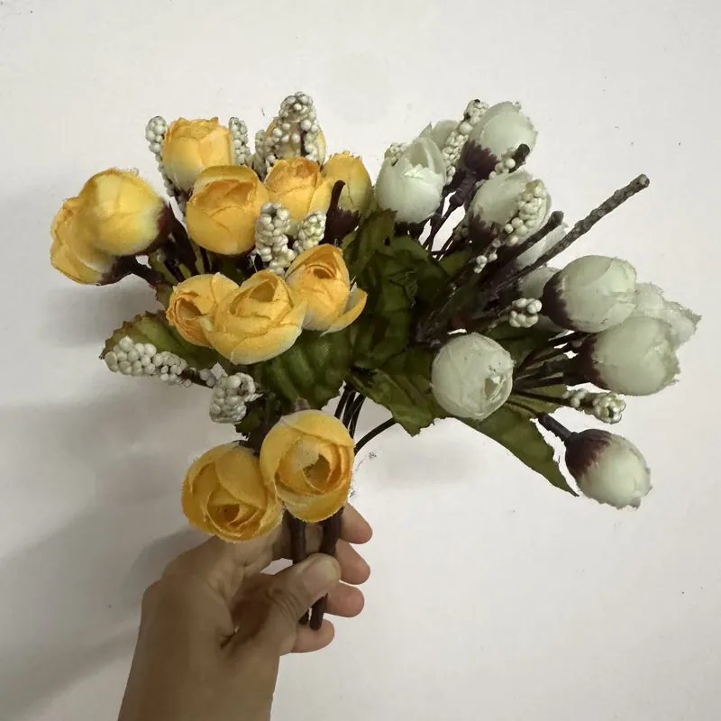 Thanh lý bó hoa giả nhiều loại 571459