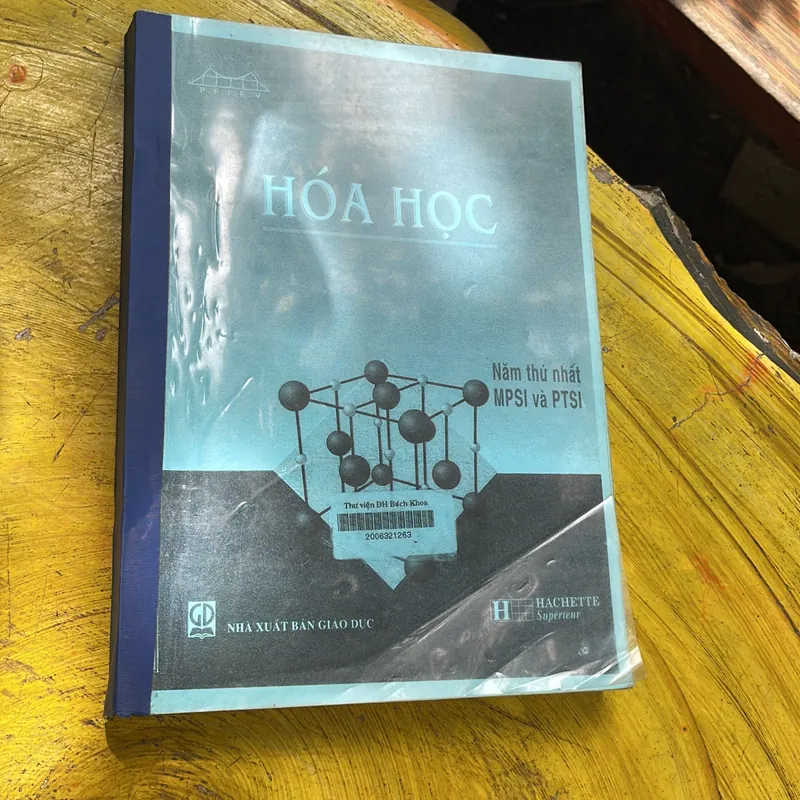 HOÁ HỌC NĂM THỨ NHẤT & NĂM THỨ GAI 734251