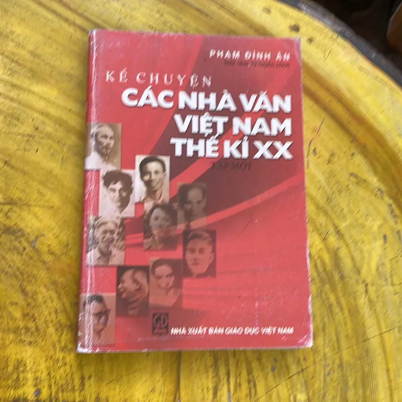 KỂ CHUYỆN CÁC NHÀ VĂN VIỆT NAM THẾ KỈ XX- PHẠM ĐÌNH ÂN 2 tập 735513