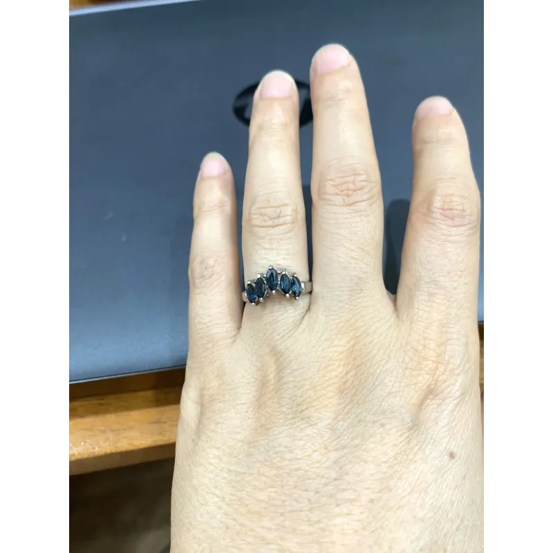 Nhẫn khung bạc đính 6 vien saphire xinh 1013448