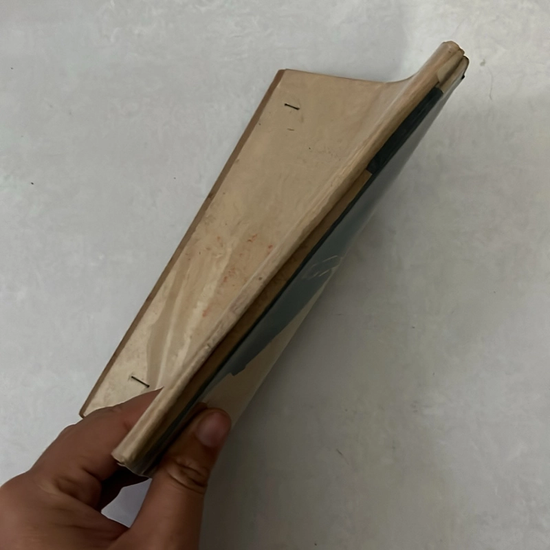 Ánh sáng sau rèm cửa — 1985s 498556