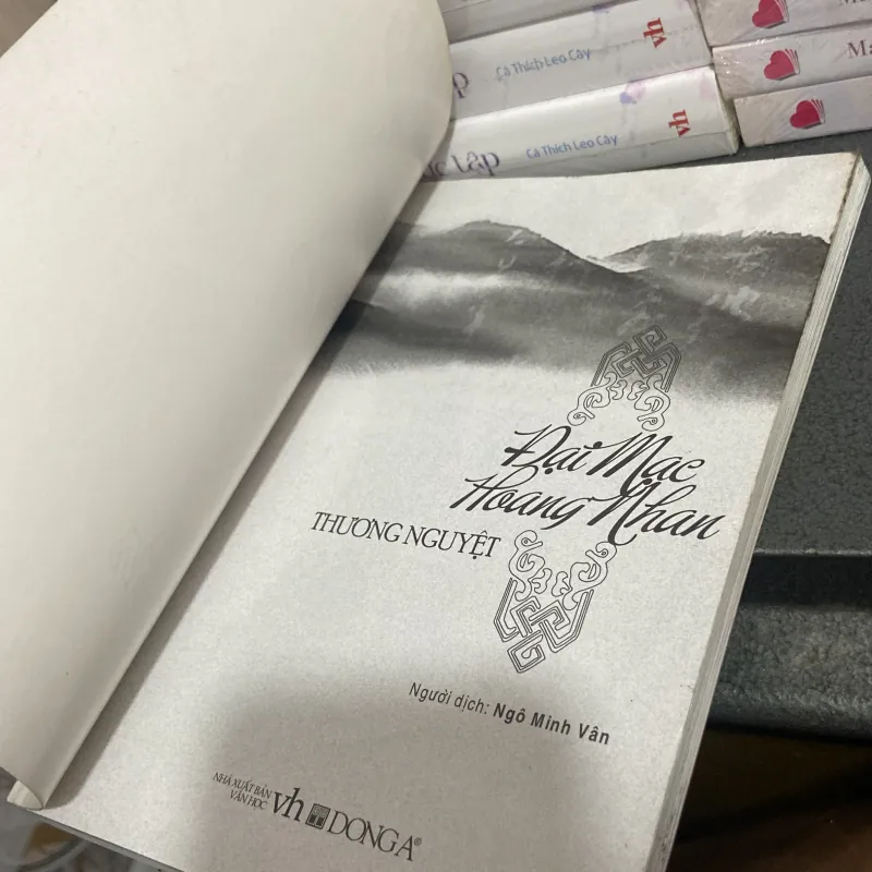 (Ngôn tình) - Đại Mạc Hoang Nhan - Thương Nguyệt 1005051