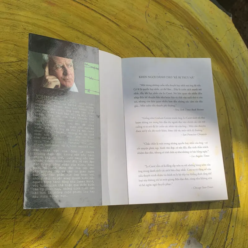kẻ bị truy nã - JOHN LE CARRE 747684