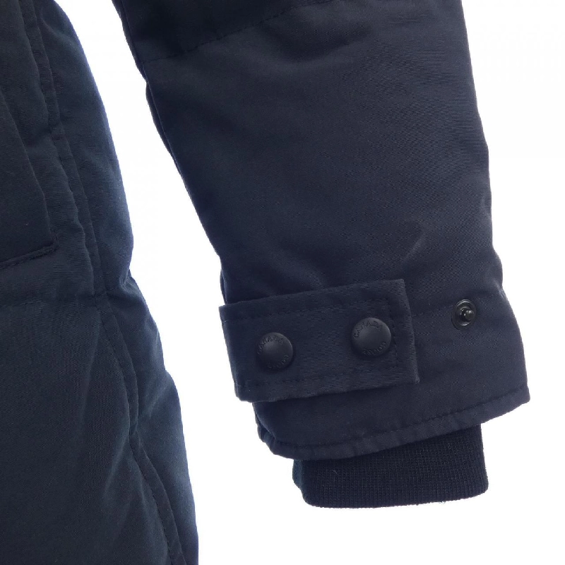 【Khuyến mãi】Áo khoác lông vũ Canada Goose 638922