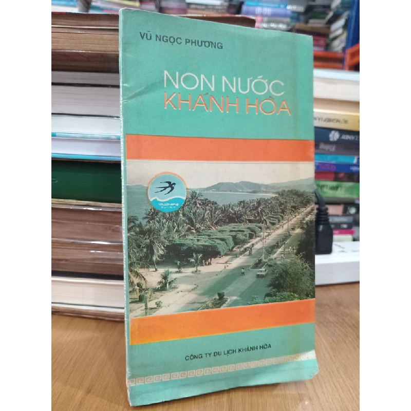 Non nước Khánh Hòa - Vũ Ngọc Phương 546106